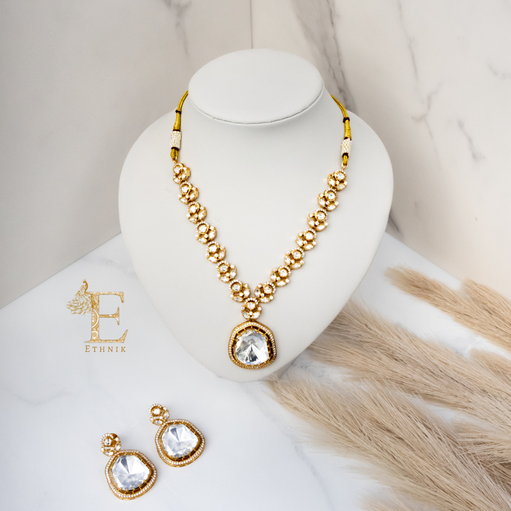 Amara Necklace Set